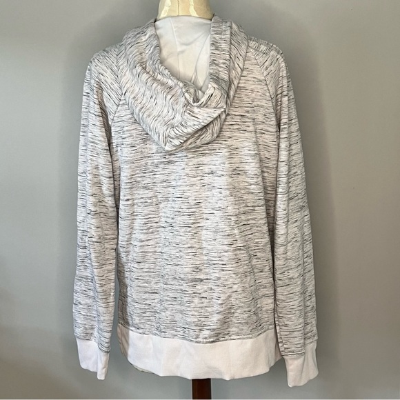 Crochet Women's Size 8-10 Gray Pullover Hoodie Super Soft Kangaroo Pocket - Picture 2 of 6